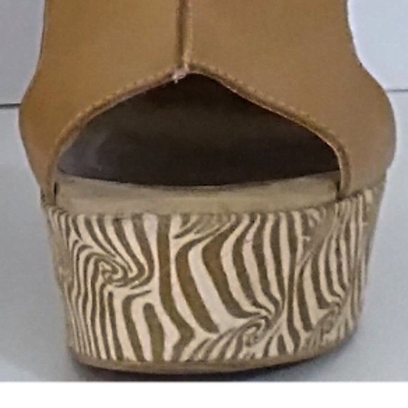 Comfortable Leather Platform Wedge Sandals From Carlos by Carlos Santana - Picture 10 of 16